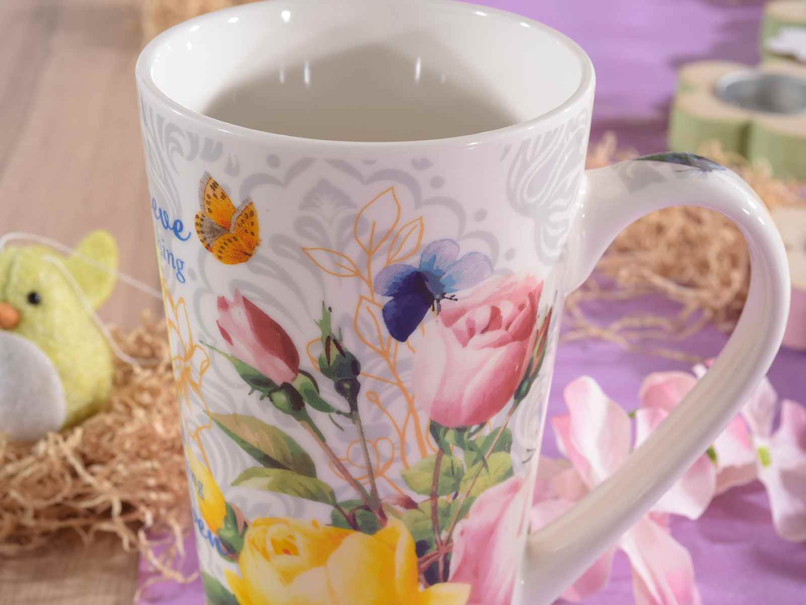 Cana de portelan cu imprimeu floral si decoratiuni aurii 500ml - 1buc