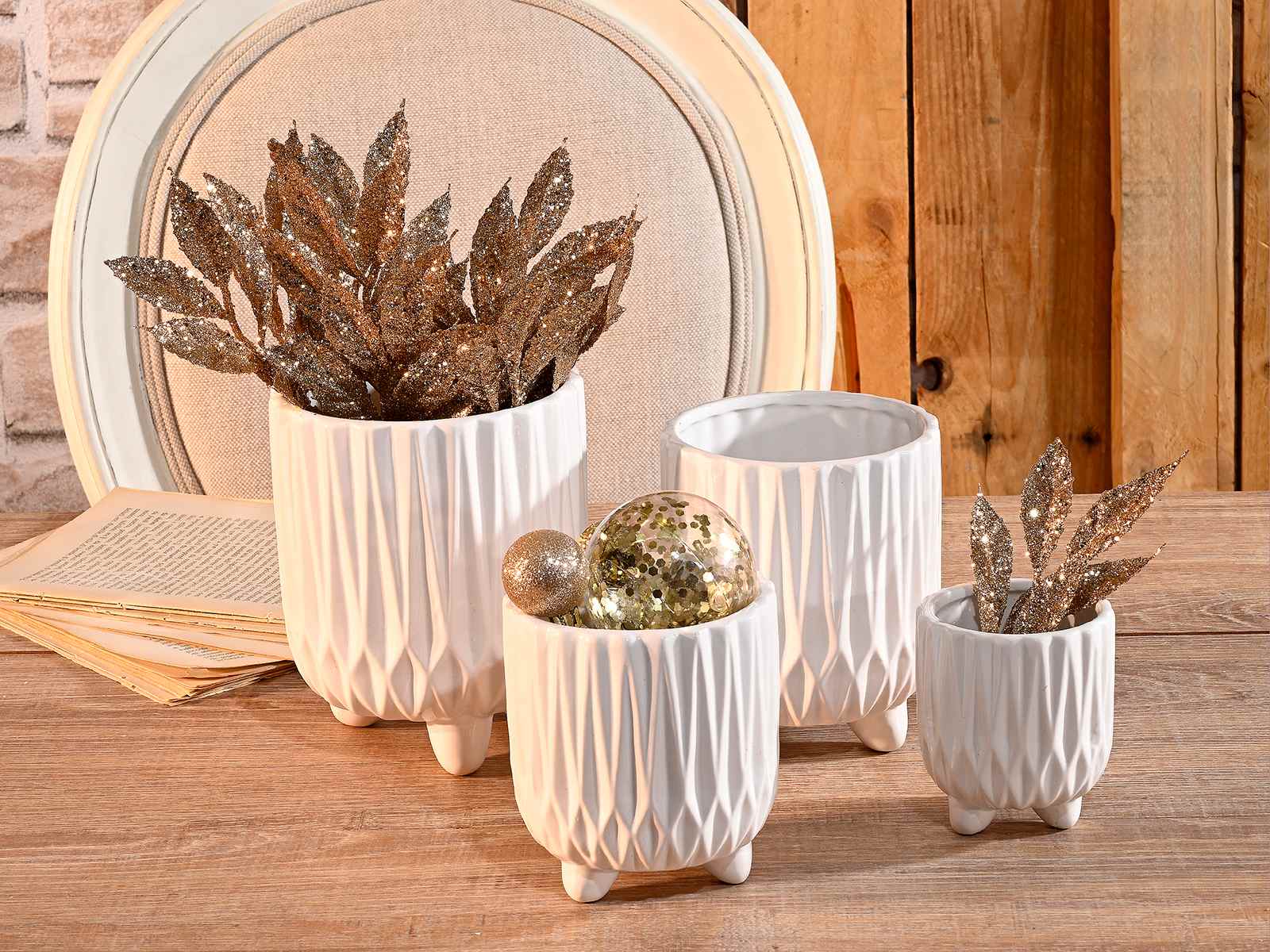 Set de 4 vaze din ceramică albă lucioasa